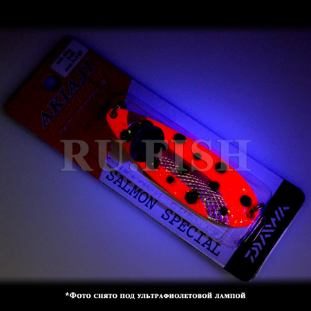 Блесна Daiwa Aki Aji Crusader-W 80 мм 45 гр 0484 2997 Dot SP, съемка в ультрафиолете