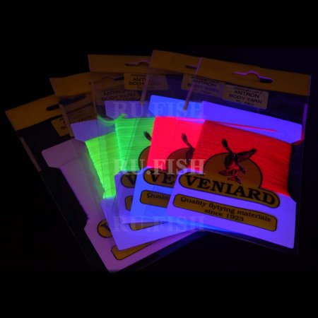 Пряжа антроновая Veniard Antron Body Yarn per card White