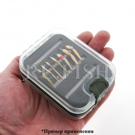 Коробка для мух TRG XD-205B 72x104x37мм фото в руке