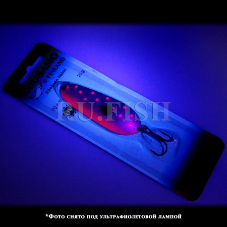 Блесна Kuusamo Rasanen Helmi 70мм 20гр GL/Pink/S-C UV, съемка в ультрафиолете