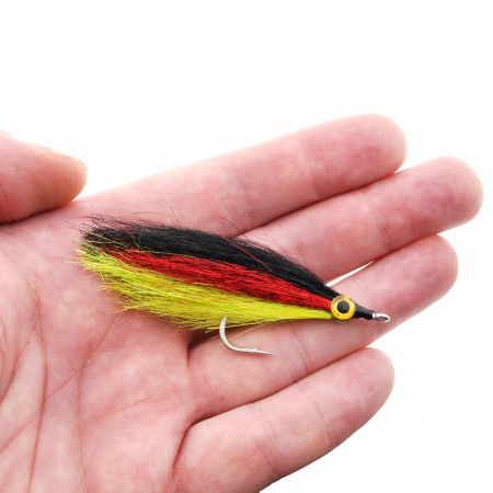 Стример Striker Small Thunder Pixie на ладони